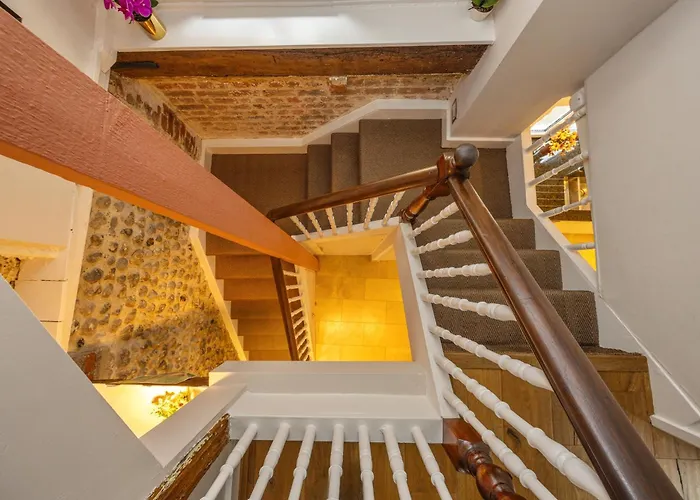 The Coach House - An Exeptional 3 Story House In The Heart Of The Lanes With Secure Private Parking