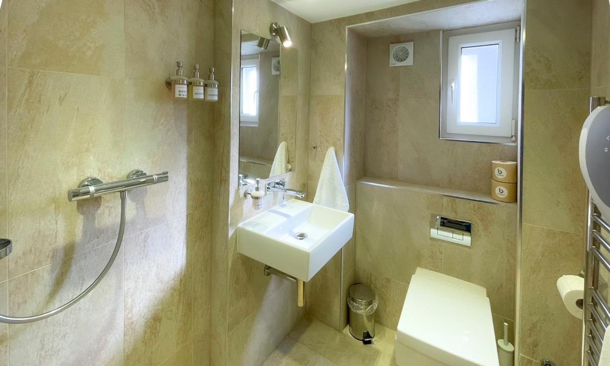The Coach House - An Exeptional 3 Story House In The Heart Of The Lanes With Secure Private Parking
