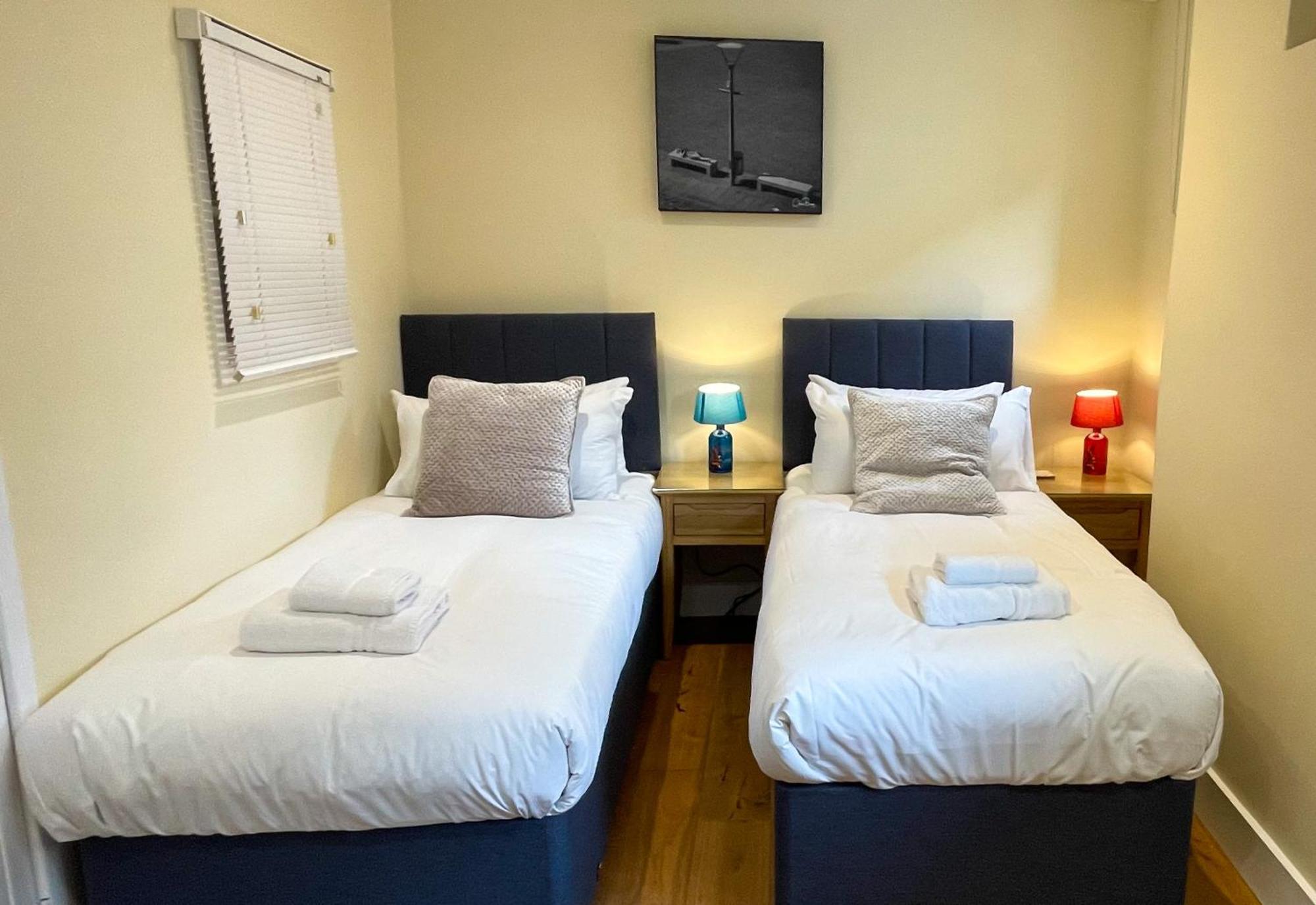 The Coach House - An Exeptional 3 Story House In The Heart Of The Lanes With Secure Private Parking