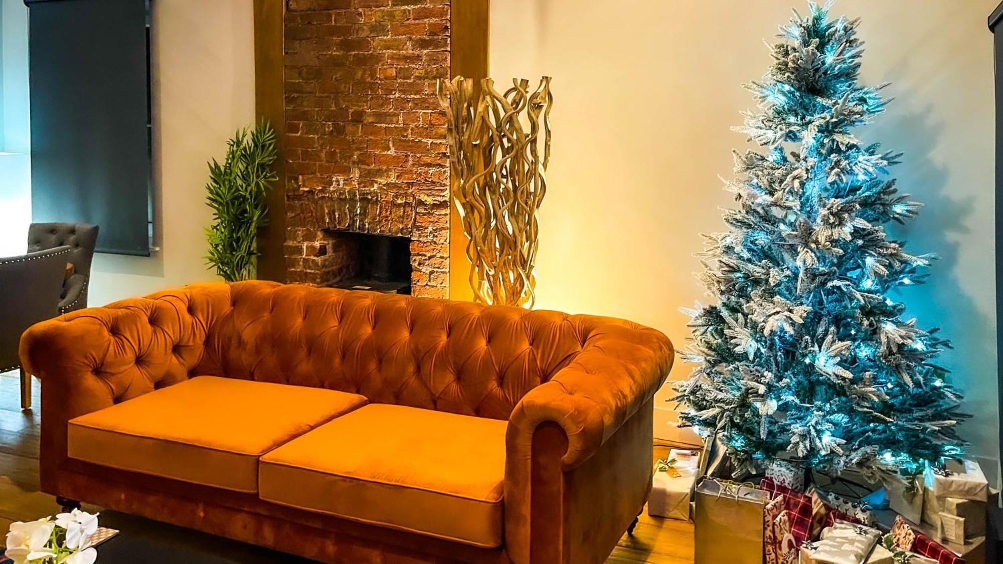 The Coach House - An Exeptional 3 Story House In The Heart Of The Lanes With Secure Private Parking
